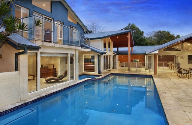 OCEAN BREEZE | Pool, Tennis Court | Accom Holidays