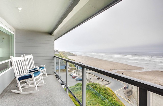Ocean Front, Excellent Lighthouse Views, Nye Beach!