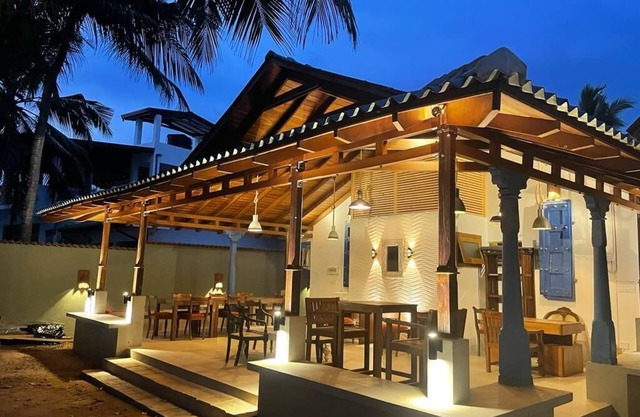 Ocean Gateway Dickwella -Private Beachfront Villa.