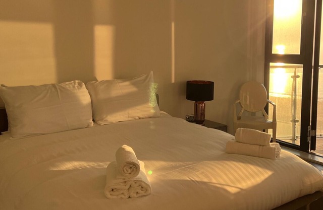 Ocean Lookout in Ramsgate is a striking beachfront three-bedroom apartment offering panoramic sea views across the English Channel. Stylishly refurbished, the spacious property is just steps from Ramsgate Main Sands and The Royal Harbour