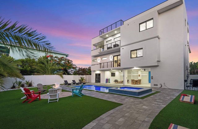 Ocean Muse - Lux Waterfront Escape - Pool - Dock