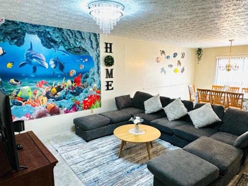 Ocean Palace -12 Guests- close to I-75-Amazing Location!
