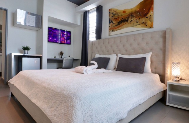 Ocean Park room, walk to the beach