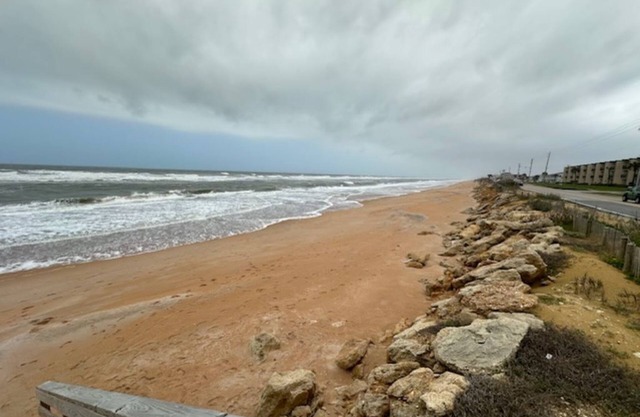 OCEAN & POOL VIEW 2/2 CONDO IN ORMOND BEACH FL COMFORTABLE W/CABLE & WIFI, WOW !