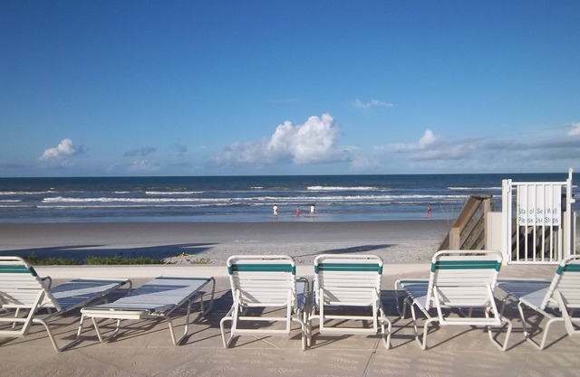 Ocean View 2BR 2BA AUGUST SALE! Pick 3 Nights NOW! No Cars Beach, Pickleball+