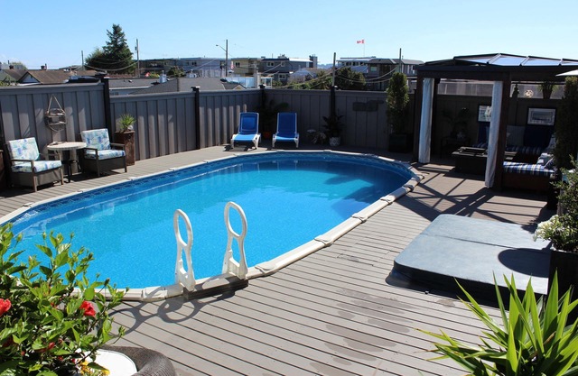 Ocean View 3 Bedroom Home With Pool! Steps to the Beach. MINIMUM RENTAL 92 days