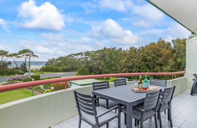 Ocean View Fathoms 17 - A hop, skip and a jump to the beach!