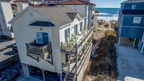 Ocean View - Just Steps from Oceanfront - 2 Full Width Sun Decks - 3 King Suites
