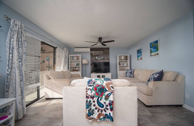 Ocean View Oasis: 2BR/2BA