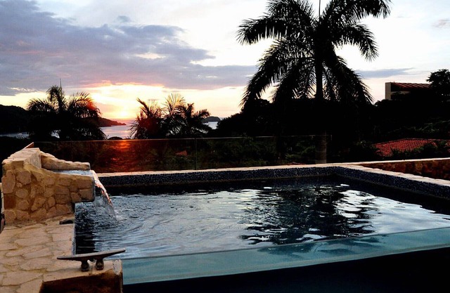 Ocean View, Private Pool, Walk to the Beach, Beautiful Patio