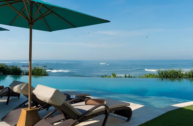 OCEAN VIEW VILLA JAGADITHA, 6 BEDROOMS FULLY STAFFED