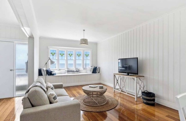 Ocean Views & City Convenience Perfect Getaway