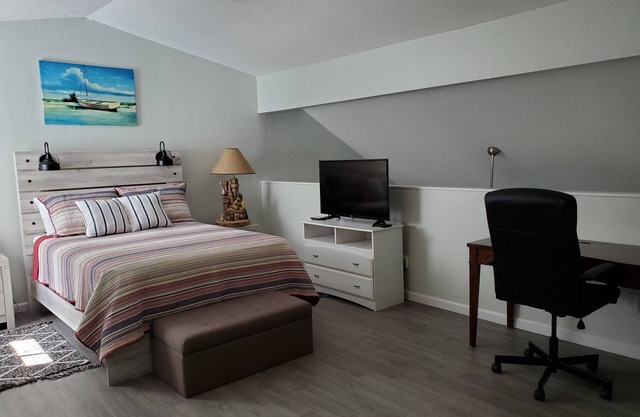 Ocean Villa at Vilano beach - Fall Discounts: Book 4 nights, get 2 free!