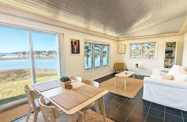 Oceanfront Acadia Cottage With Rocky Beach