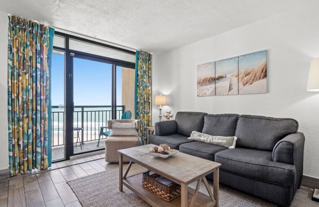 Oceanfront Balcony - Pools - Kitchen - Hot tubs