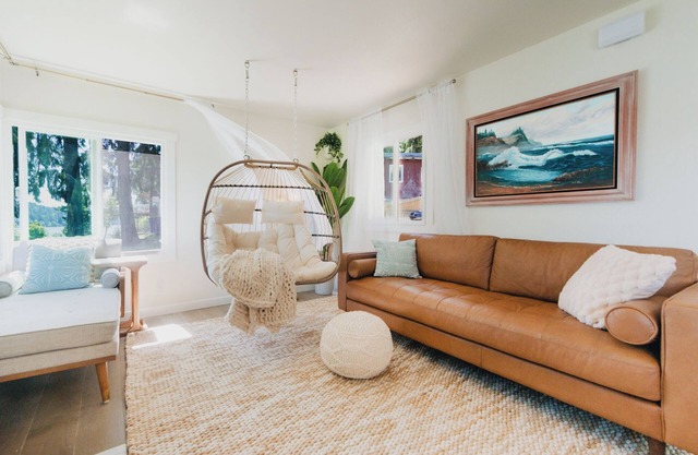 Oceanfront boho cottage in Bremerton
