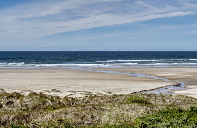 Oceanfront Bungalow on Heceta Beach - fresh, bright and beautiful