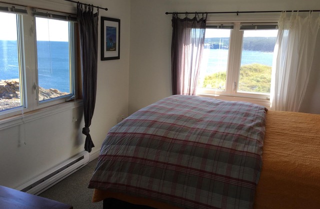 Oceanfront Cottage at the Edge of the Earth, St. John's