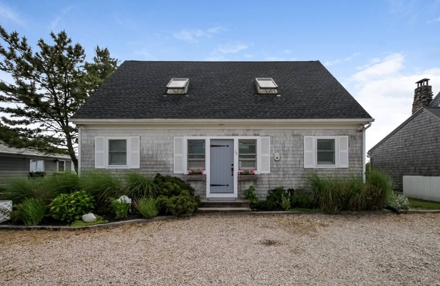 Oceanfront Cottage in Pt Judith