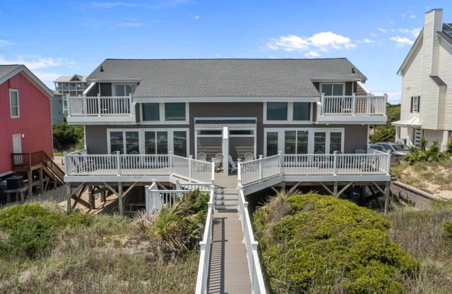 OCEANFRONT home with breathtaking views, East!