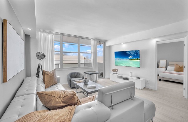 Oceanfront Modern 2 BR Gem Renovated Beach Service + Free Parking