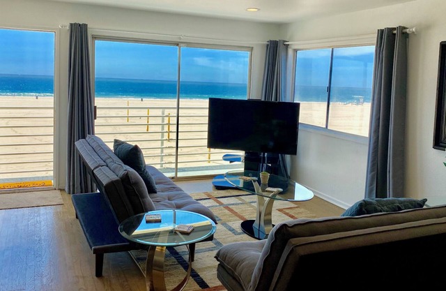 OCEANFRONT! Modern Beach Home on THE STRAND ! Great Rates !