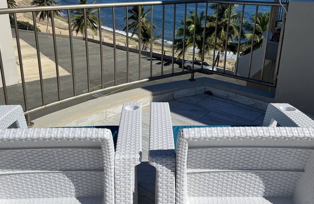 Oceanfront Penthouse with secluded beach