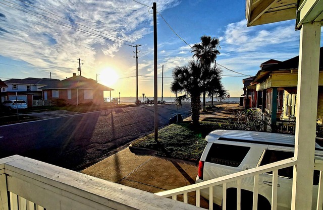 Oceanside right next to the beach!