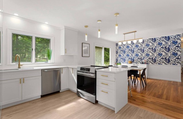Oceanview Compound-Two homes walk to town or Park