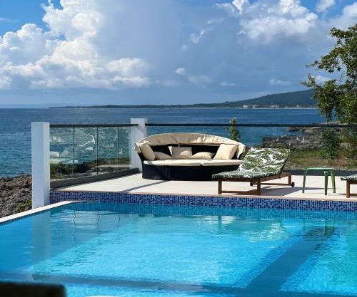 Oceanview lux Villa + Infinity pool, Chef & Butler