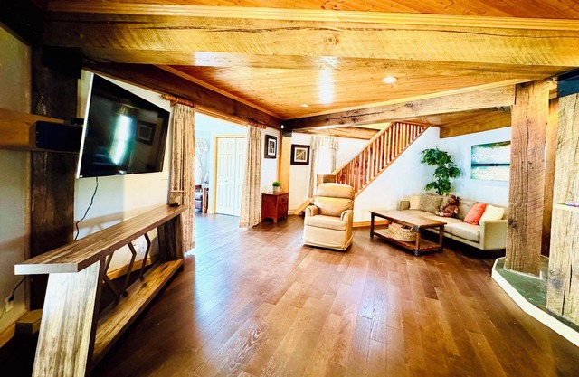 Octagon Oasis | Private Indoor Pool & Lake Access