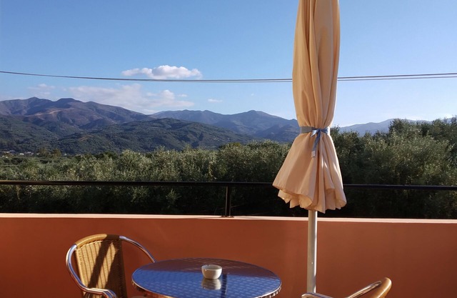 Odiho Gavalomouri - Guaranteed anti-stress holidays