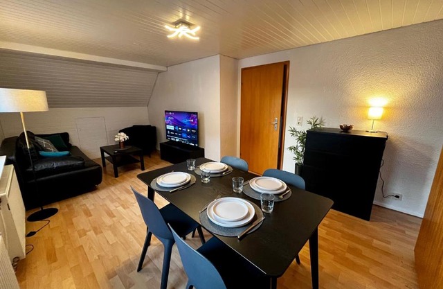 OhPardon! GAILDORF - Monteurwohnung im DG, Einzelbetten, Garten