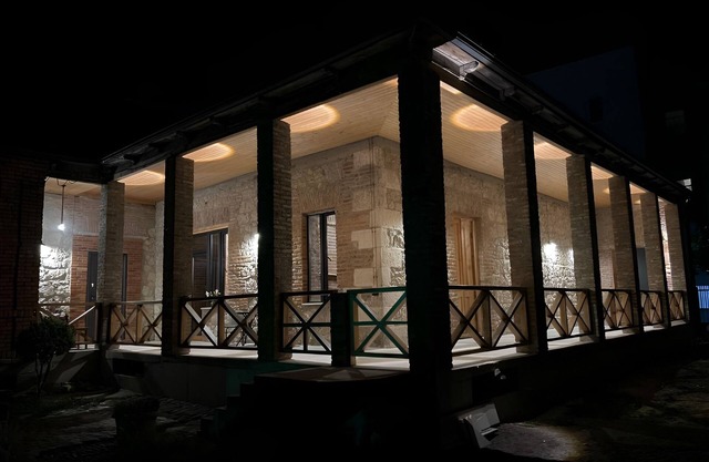 Old Balcony: Stay in Central Kutaisi: Private AC 1-Bedroom Apartment for Couples