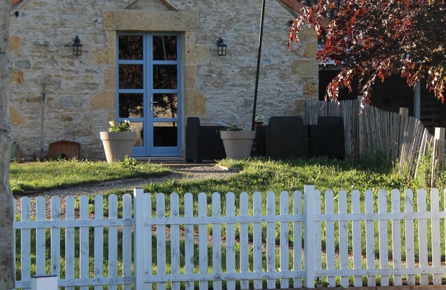 Old building, with private pool in the heart of a small farmhouse Quercy.