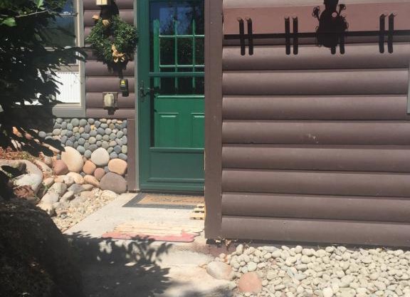 Old Cardiff Bridge Cabin