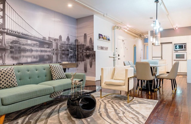 Old City 2BR Apt w/Shuffleboard! Walk Everywhere!