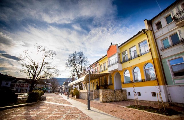 Old City Square Apartment
