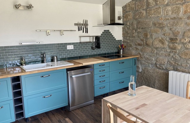 Old converted barn 10 minutes' walk from the sea