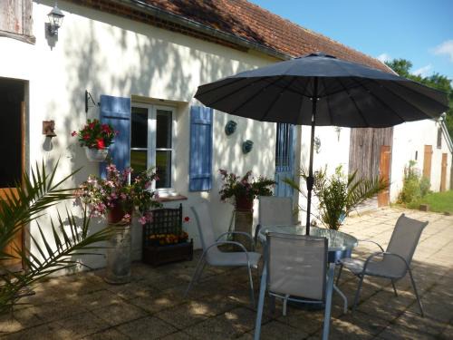 Old French Country Cottage for 2 nature lovers paradise