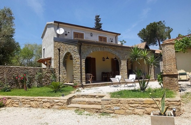 Old Stone Farmhouse newly renovated with a large garden in Castellabate