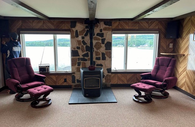 On Long Lake with Direct Access to Trails-L & R Lakeside Rentals