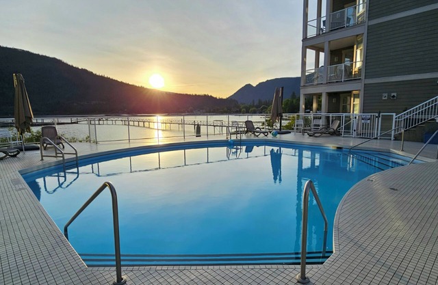 On the Beach! 2 Bedroom 2 Bathroom Waterfront Condo with boat slip.