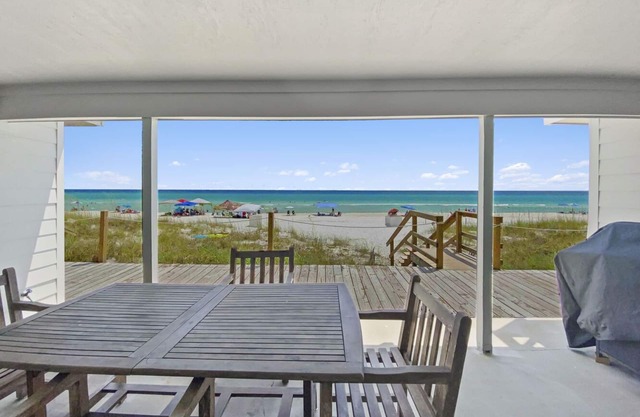 "On the Beach" | Beach Front | Steps to the Beach | 2 Bikes Included