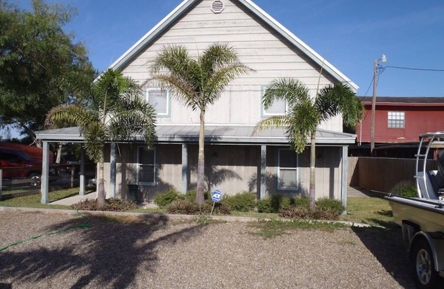 On The Water In Arroyo City - Sleeps 8 (Max. occupancy)
