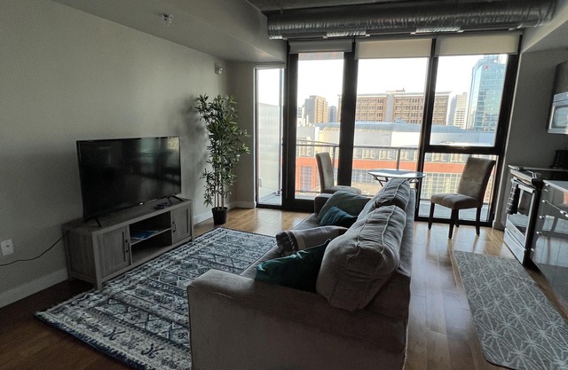 One bed downtown laundry wifi across from the Jets arena