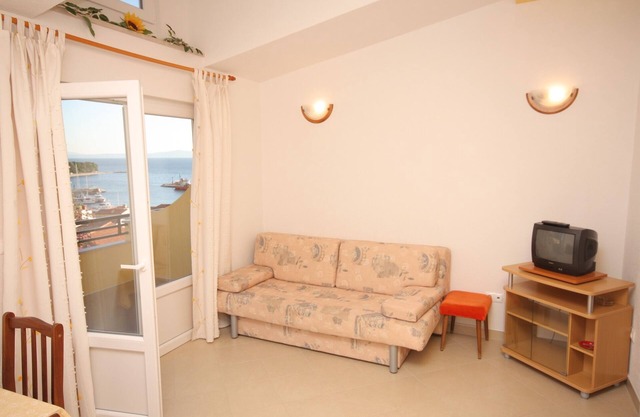 One bedroom apartment with terrace and sea view Baška Voda, Makarska (A-2709-c)