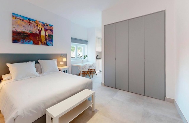 One Bedroom Apartment
