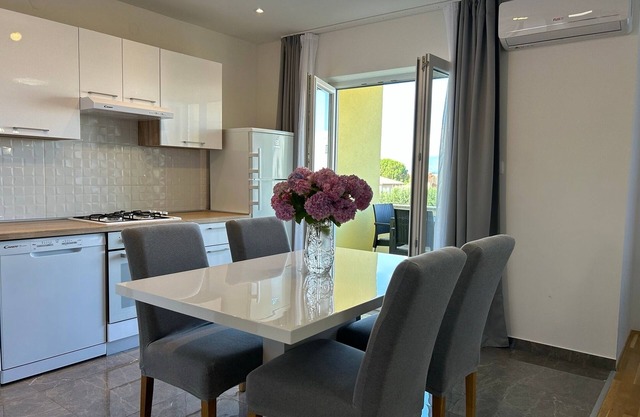 One bedroom apartment with balcony Porat, Krk (A-22186-a)