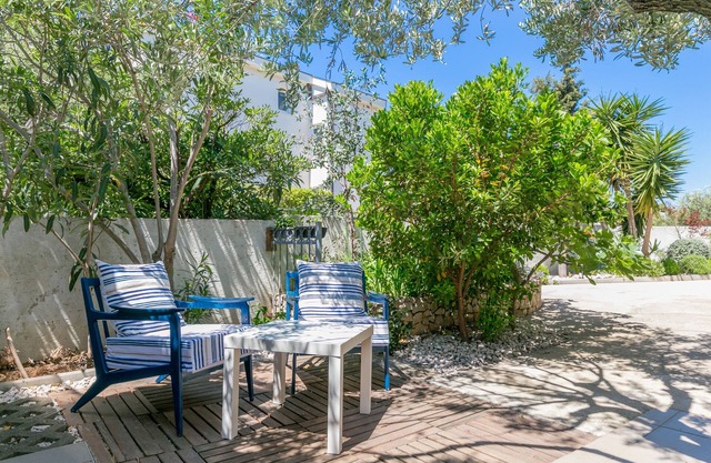 One bedroom apartment with terrace and sea view Ražanj, Rogoznica (A-12733-b)